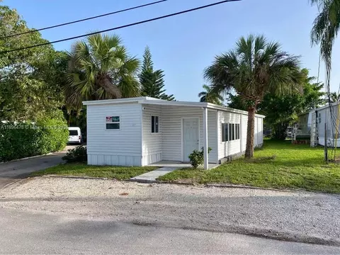 877 NE 63rd St, Fort Lauderdale, FL 33334
