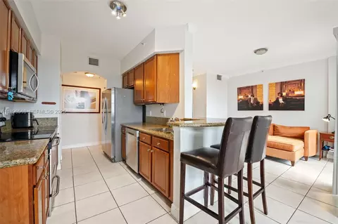 9021 SW 94th St #707, Miami, FL 33176
