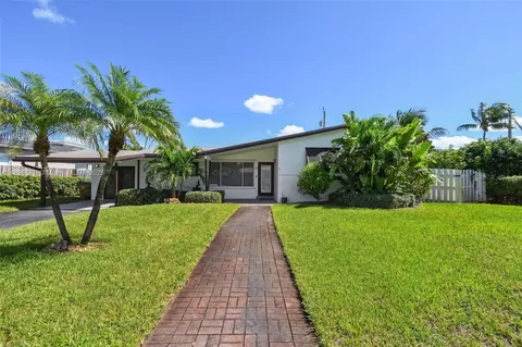 942 SE 13th Ave, Deerfield Beach, FL 33441