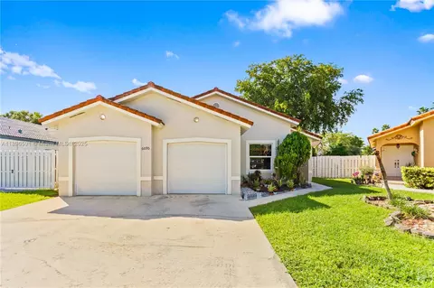 6090 NW 179th Ter, Hialeah, FL 33015
