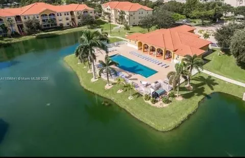 4122 Residence Dr #102, Fort Myers, FL 33901