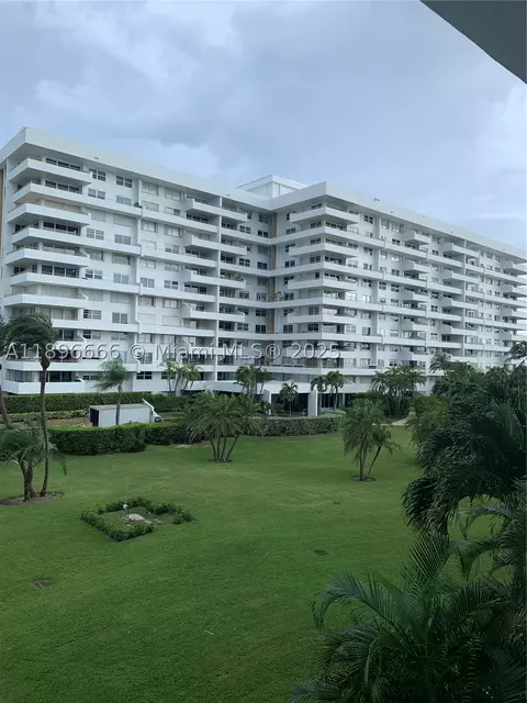 177 Ocean Lane Dr #208, Key Biscayne, FL 33149
