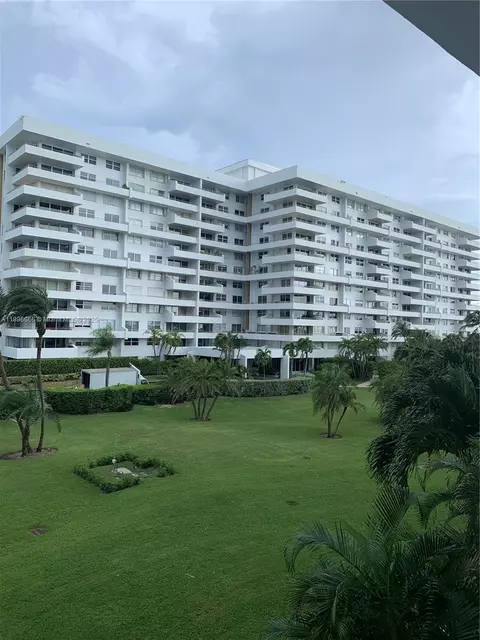 177 Ocean Lane Dr #208, Key Biscayne, FL 33149