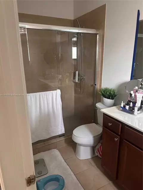 Bath - 8867 W 35th Way, Hialeah, FL 33018 photo 1 of 3