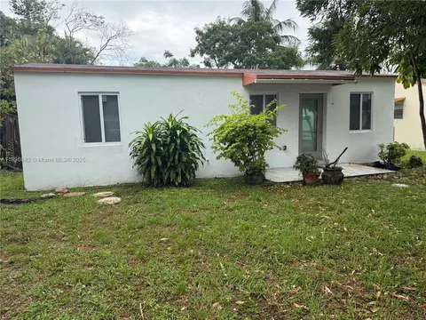 2534 Mckinley St, Hollywood, FL 33020