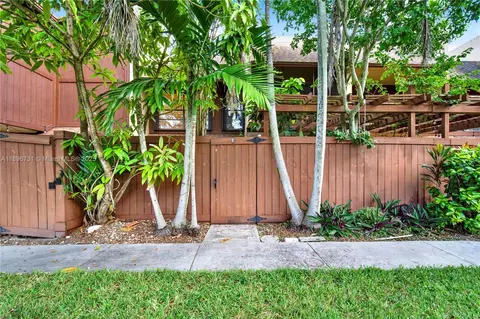 6415 SW 116th Pl, Miami, FL 33173