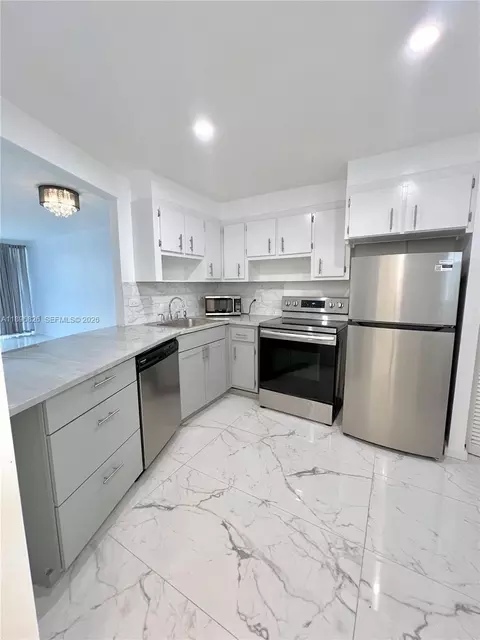 1710 NE 191st St #307-3, Miami, FL 33179