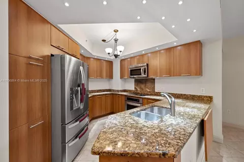 510 NW 84th Ave #318, Plantation, FL 33324