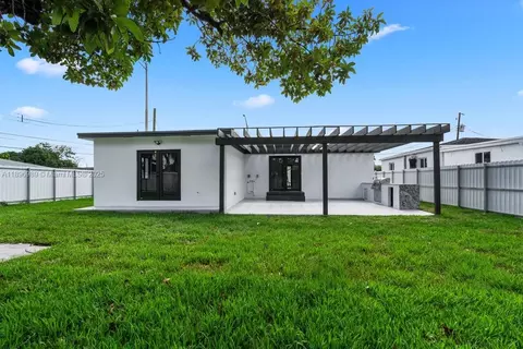 841 SE 11th Pl, Hialeah, FL 33010 photo 40