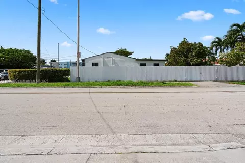841 SE 11th Pl, Hialeah, FL 33010 photo 5
