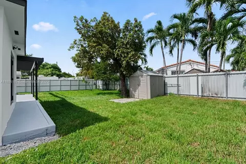 841 SE 11th Pl, Hialeah, FL 33010 photo 42
