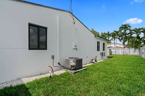 841 SE 11th Pl, Hialeah, FL 33010 photo 39
