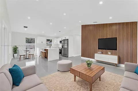 7690 NW 17th Pl, Miami, FL 33147