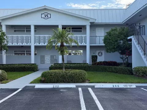 35 Colonial Club Dr #203, Boynton Beach, FL 33435