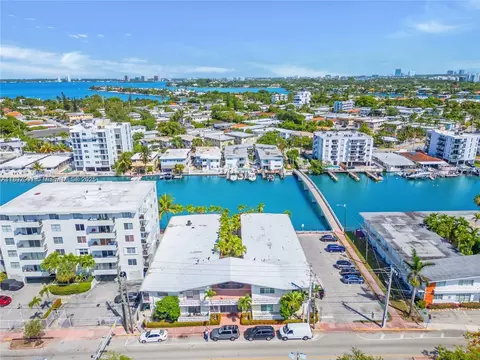 8040 Tatum Waterway Dr #3, Miami Beach, FL 33141