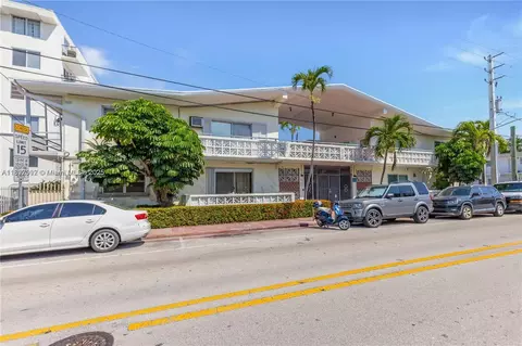 8040 Tatum Waterway Dr #7, Miami Beach, FL 33141