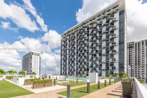 5300 Paseo Blvd #1905, Doral, FL 33166