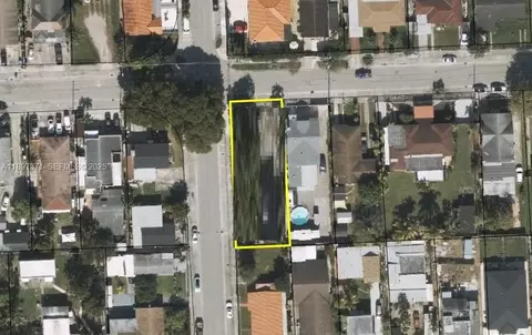 2052 NW 27th St, Miami, FL 33142