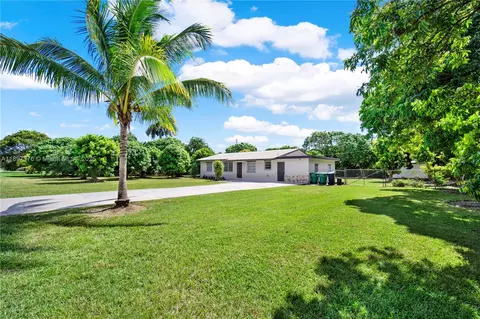 Exterior - 18320 SW 293rd St, Homestead, FL 33030 photo 1 of 7