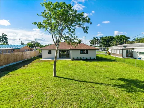 205 SE 3rd St, Dania Beach, FL 33004 photo 21