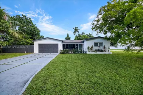 2441 Alcazar Dr, Miramar, FL 33023