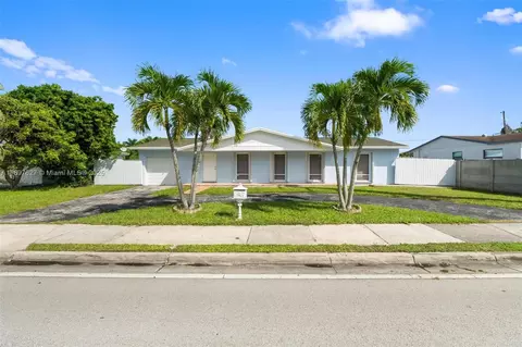 15913 Fairway Heights Blvd, Miami, FL 33157