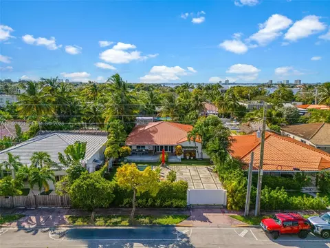 7970 Hawthorne Ave, Miami Beach, FL 33141
