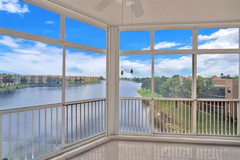 7486 Granville Dr #410, Tamarac, FL 33321