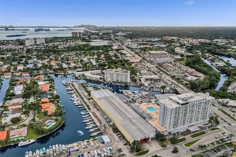 13499 Biscayne Blvd #811, North Miami, FL 33181