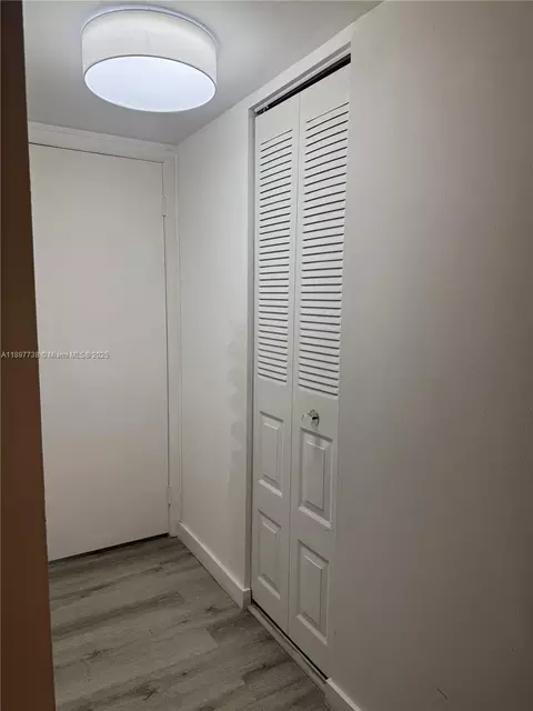 20301 W Country Club Dr #821, Aventura, FL 33180
