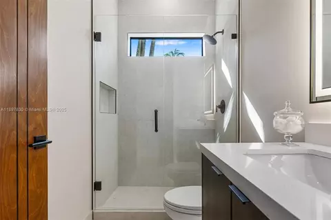 Bath - 2805 Freeman St, Miami, FL 33133 photo 1 of 11