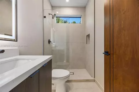 Bath - 2805 Freeman St, Miami, FL 33133 photo 10 of 11