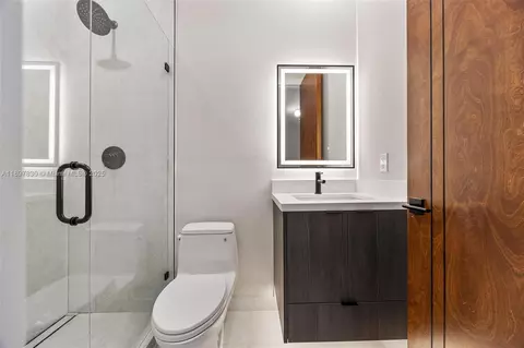 Bath - 2805 Freeman St, Miami, FL 33133 photo 9 of 11