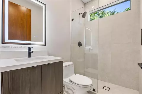 Bath - 2805 Freeman St, Miami, FL 33133 photo 11 of 11