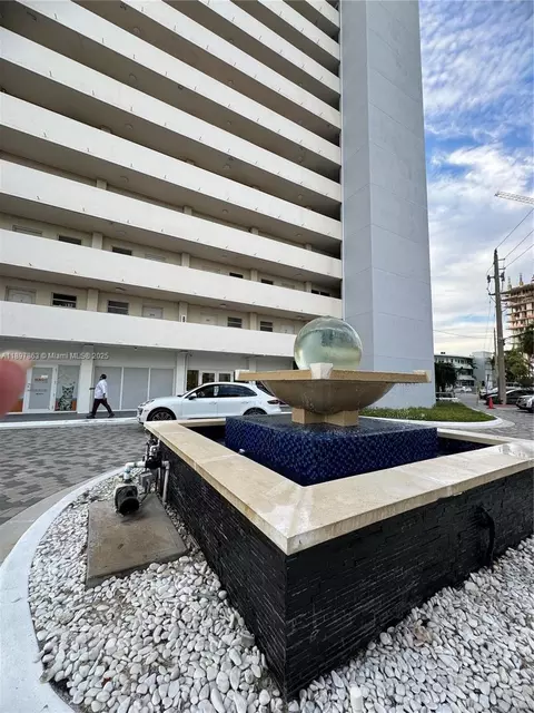 7904 West Dr #1005, North Bay Village, FL 33141