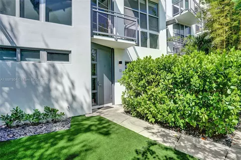 716 SE 12th St #13, Fort Lauderdale, FL 33316