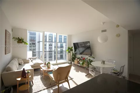 4100 Salzedo St #916, Coral Gables, FL 33146