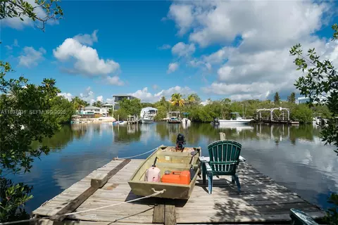 561 Gordon Cir, Key Largo, FL 33037 photo 3