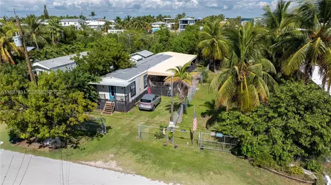 561 Gordon Cir, Key Largo, FL 33037 photo 4