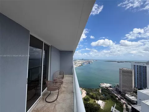 50 Biscayne Blvd #5211, Miami, FL 33132
