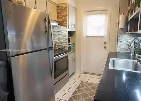 6565 Santona St #B5, Coral Gables, FL 33146