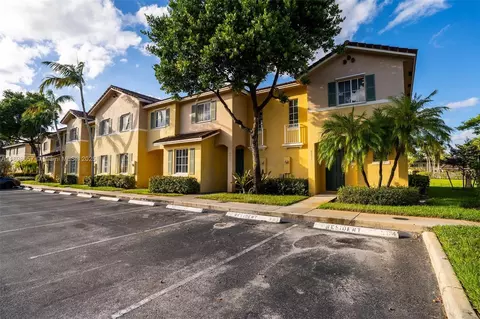 6051 SW 19th Pl, North Lauderdale, FL 33068