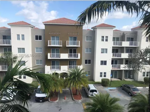 11060 SW 196th St #103, Cutler Bay, FL 33157