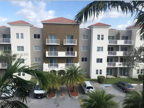 11060 SW 196th St #103, Cutler Bay, FL 33157