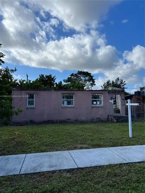 2122 Dewey St, Hollywood, FL 33020