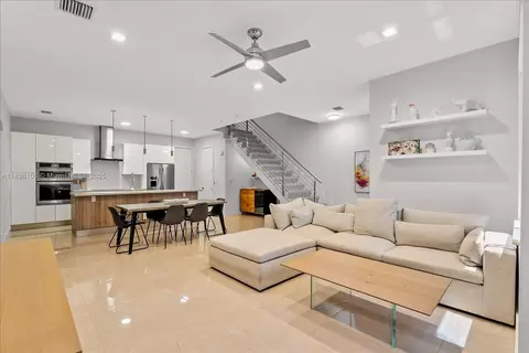 1631 NE 9th St, Fort Lauderdale, FL 33304