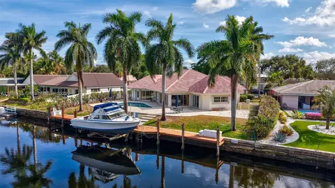 5517 Bayview Dr, Fort Lauderdale, FL 33308