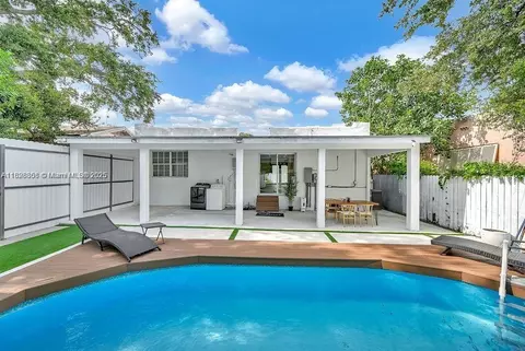 85 NW 47th St, Miami, FL 33127