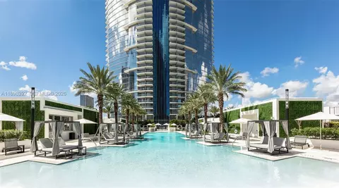 851 NE 1st Ave #4107, Miami, FL 33132