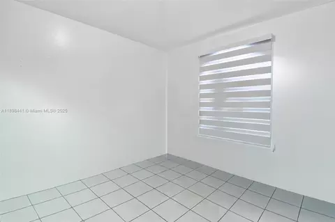Bedroom - 7645 W 34 Ln, Hialeah, FL 33018 photo 1 of 4
